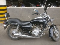 Black Bajaj Avenger 220 DTS-i