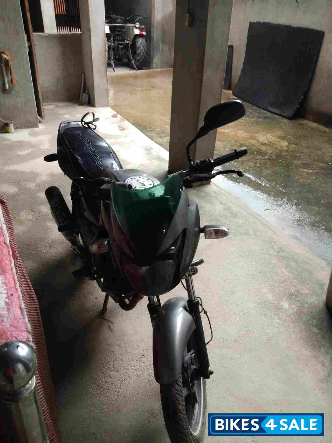 Silver Bajaj Pulsar 150 DTSi
