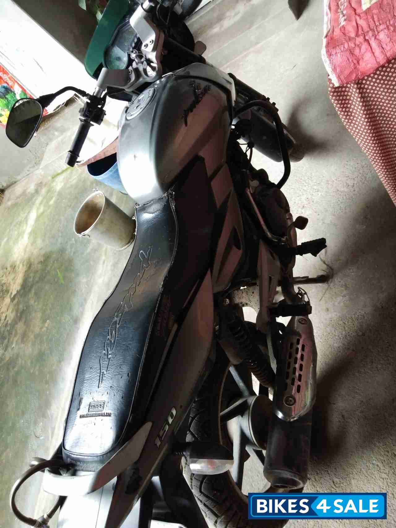 Silver Bajaj Pulsar 150 DTSi