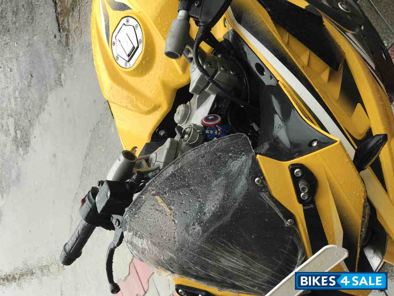 Yellow Bajaj Pulsar RS 200