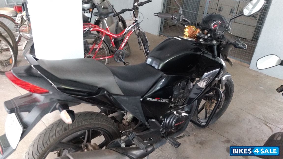 Black Honda Unicorn Dazzler