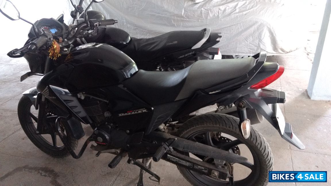 Black Honda Unicorn Dazzler