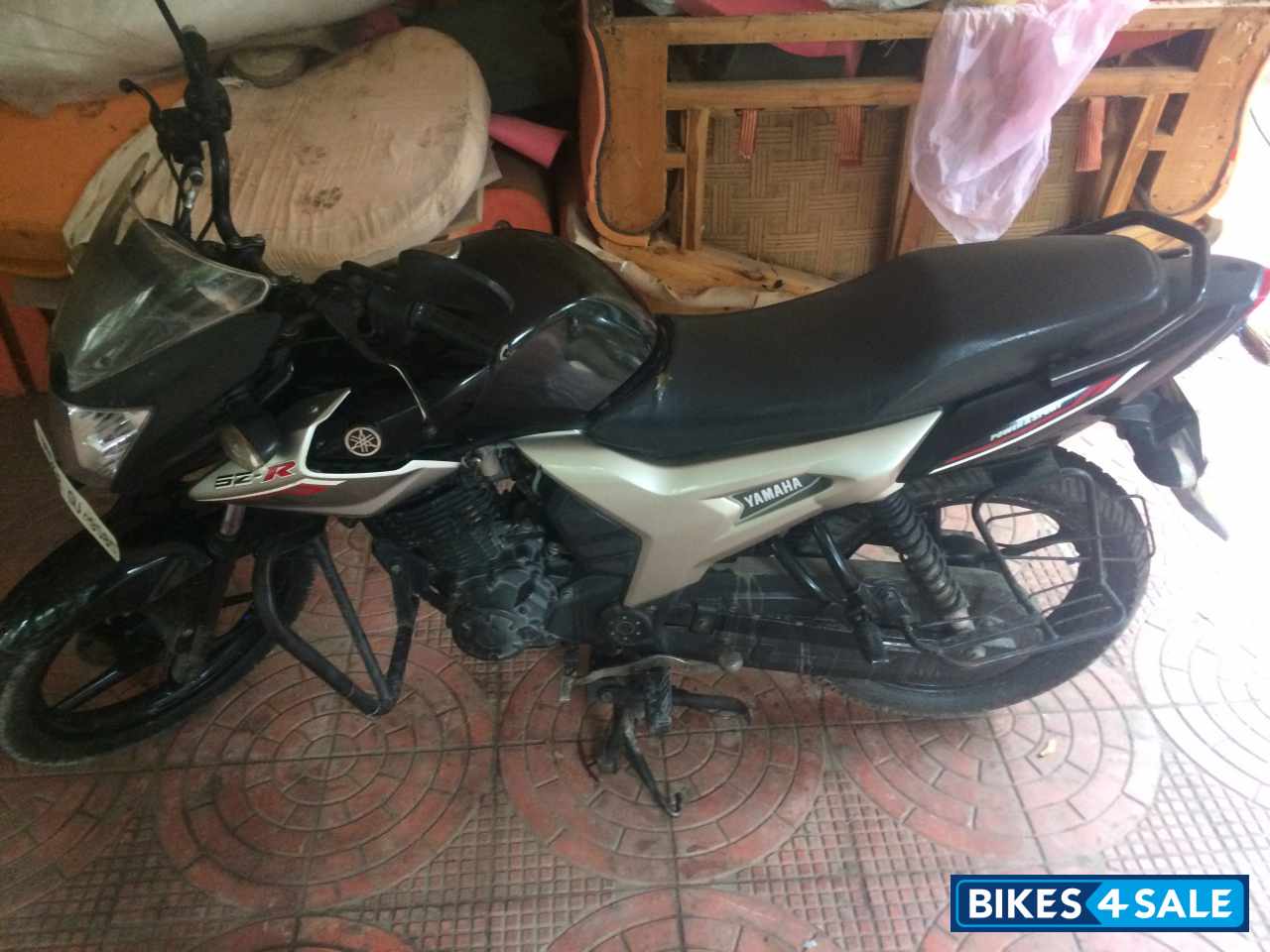 Black And Silver Yamaha SZ-R