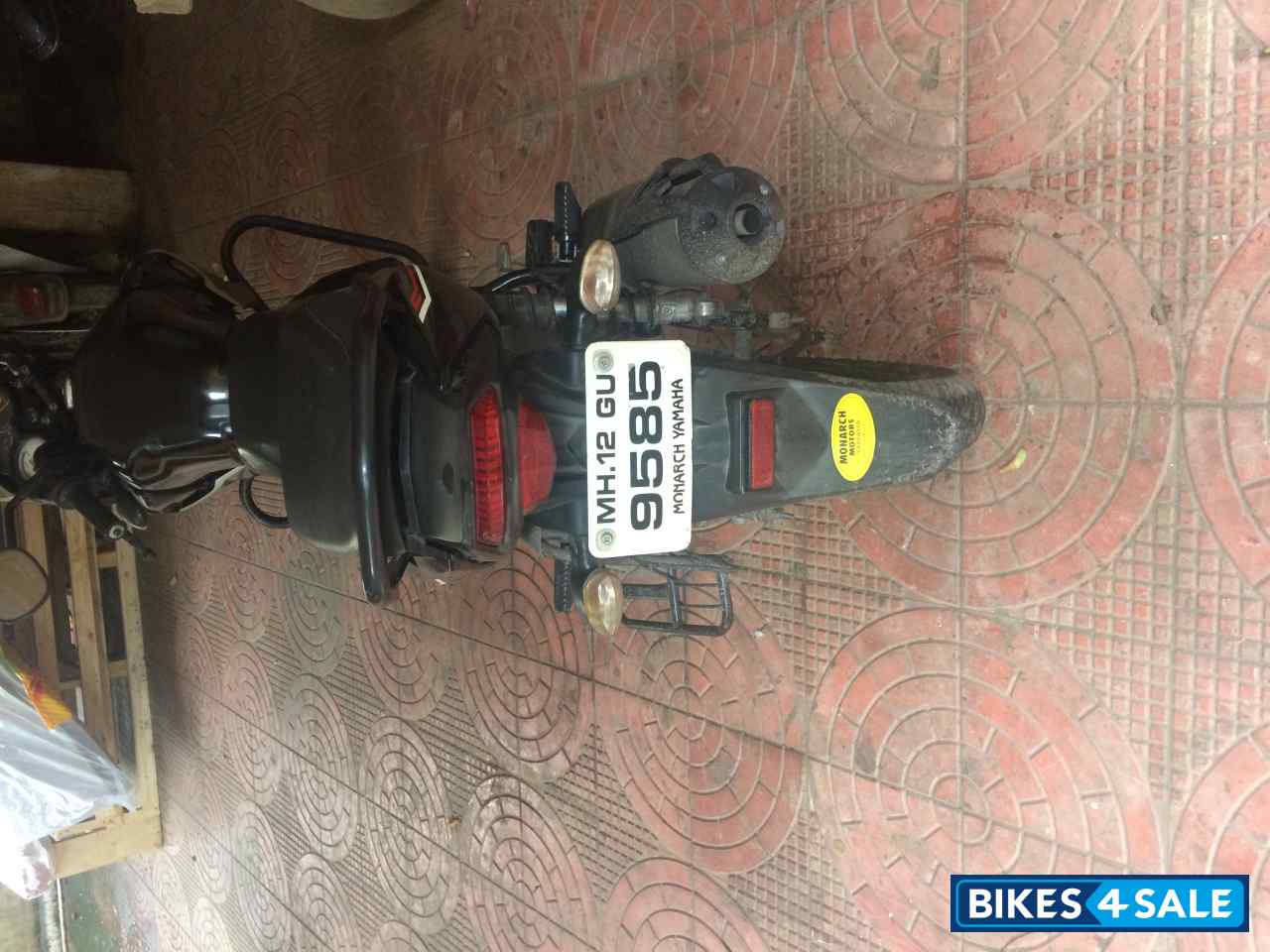 Black And Silver Yamaha SZ-R