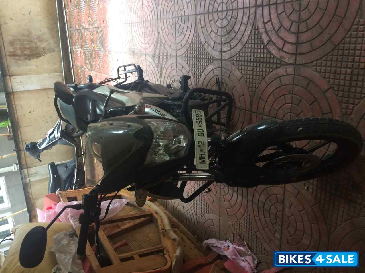 Black And Silver Yamaha SZ-R