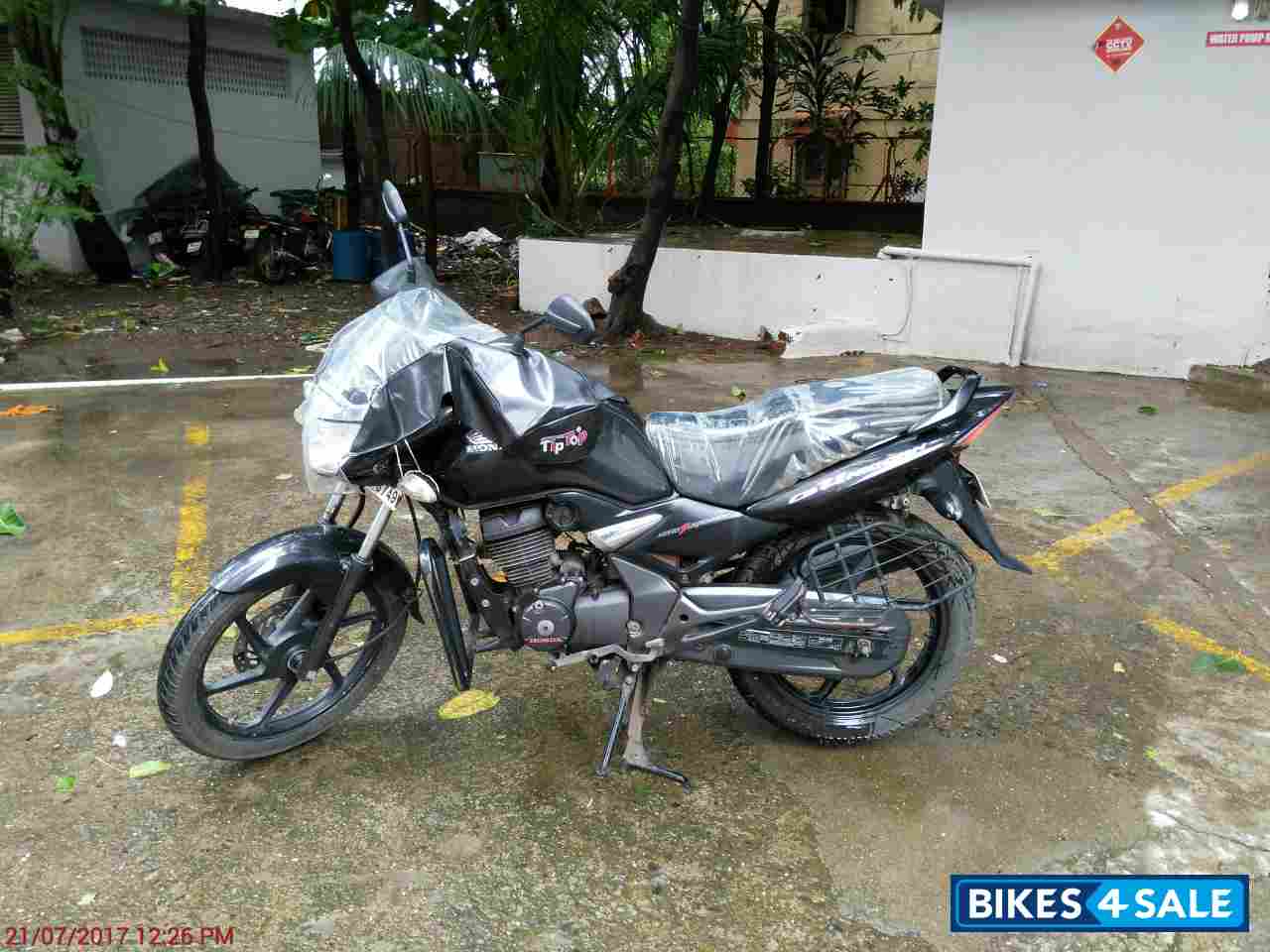 Black Honda CB Unicorn