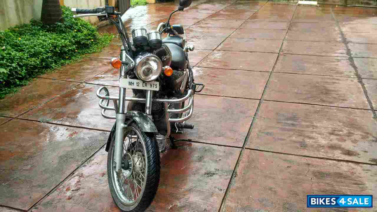 Lightning Royal Enfield Thunderbird 500