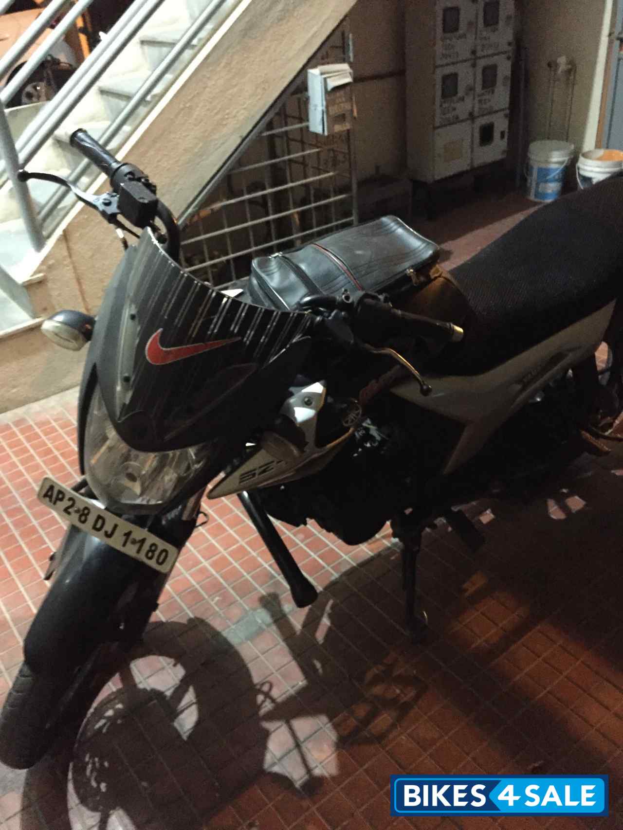 Black Yamaha SZ-R Black Yamaha SZ-R