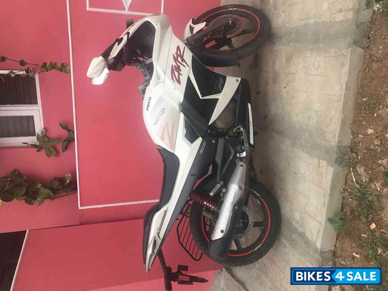 White Hero Karizma ZMR