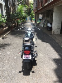 Black Bajaj Avenger Cruise 220