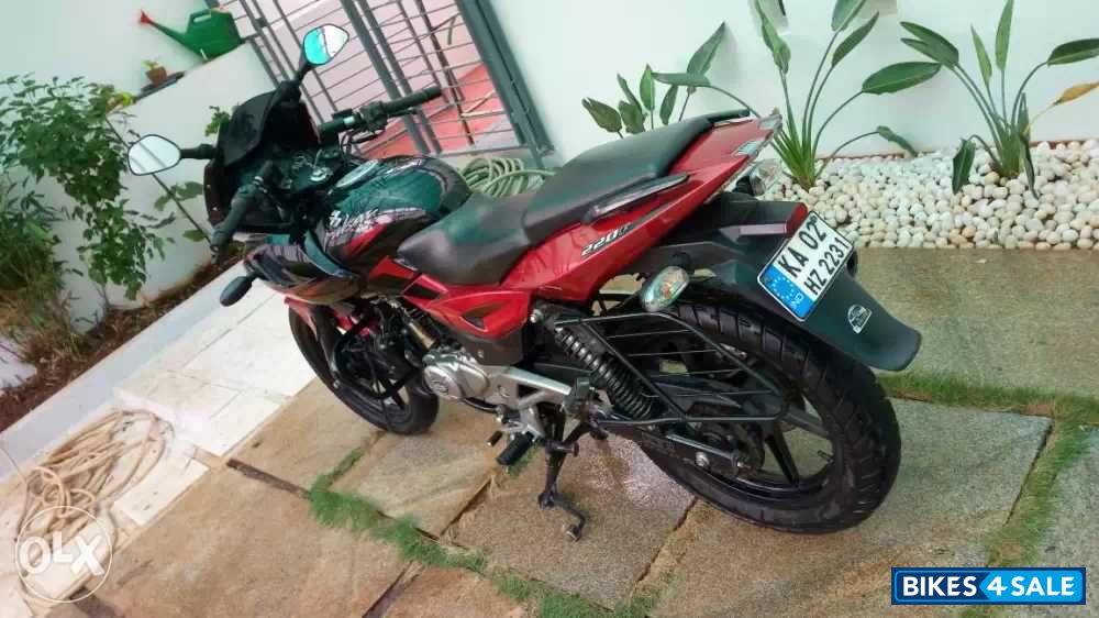 Black And Red Bajaj Pulsar 220 DTSFi Black And Red Bajaj Pulsar 220 DTSFi