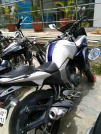 Blue And White Yamaha Fazer FI V2