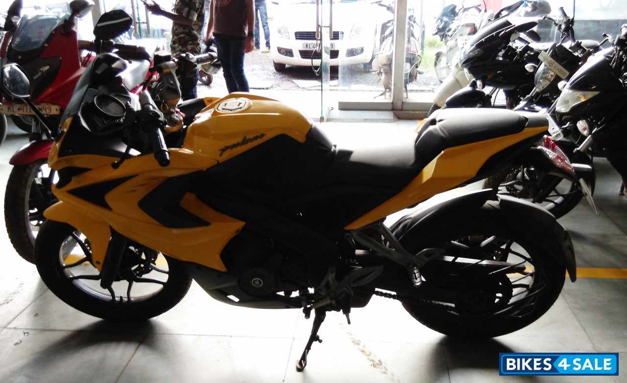 Yellow Bajaj Pulsar RS 200