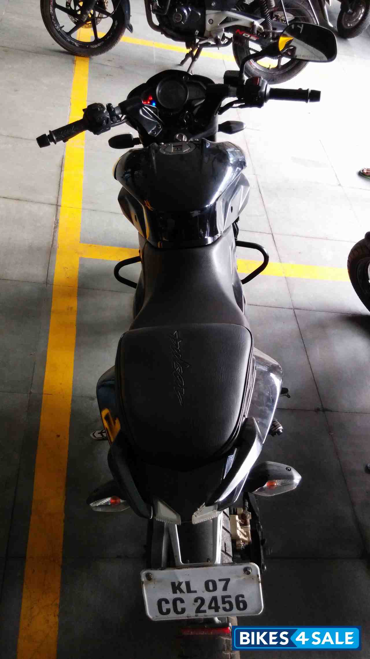 Black Bajaj Pulsar 200 NS
