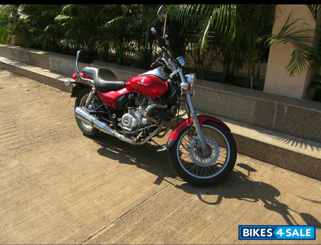 Red Bajaj Avenger 220 DTS-i