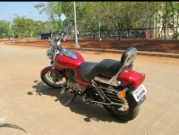 Red Bajaj Avenger 220 DTS-i