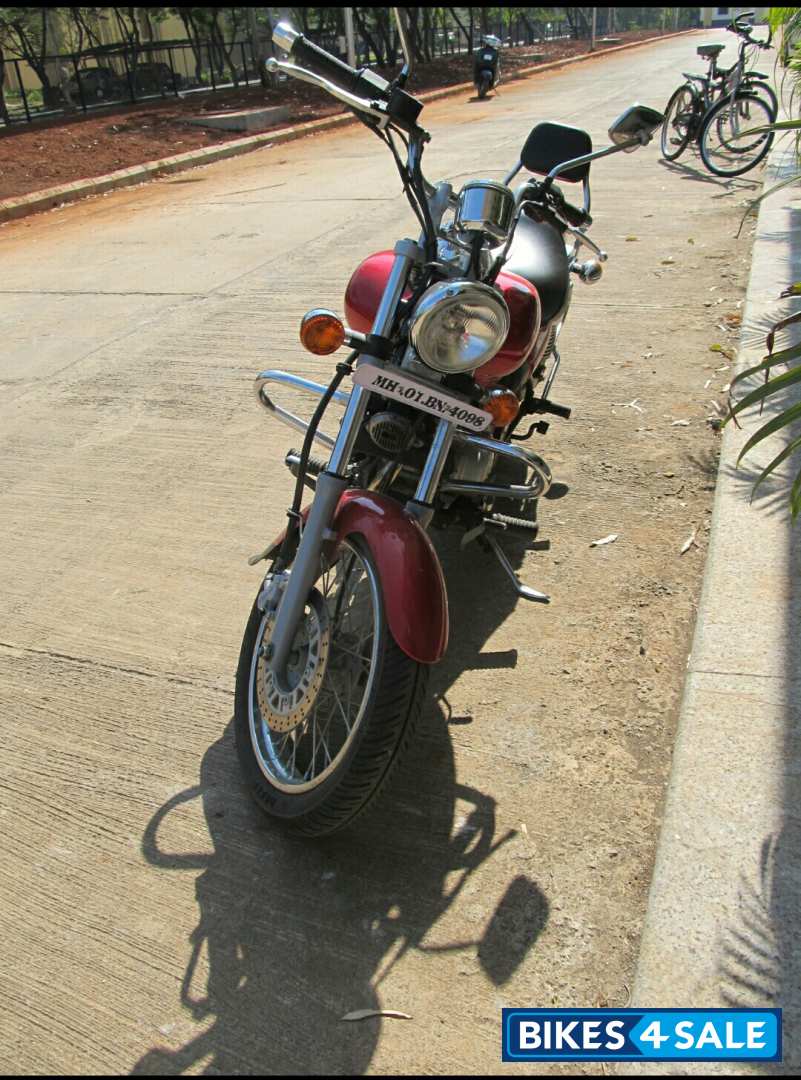 Red Bajaj Avenger 220 DTS-i Red Bajaj Avenger 220 DTS-i