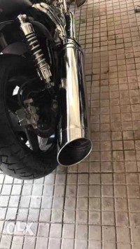 Red Hyosung GV650 Aquila Pro