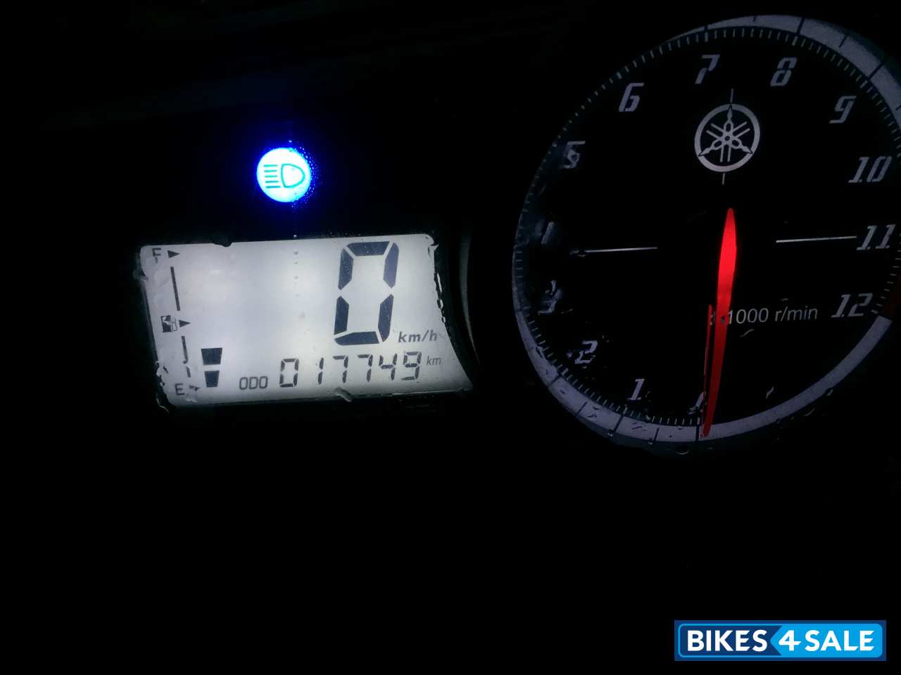 Blue Yamaha YZF R15 V2 Blue Yamaha YZF R15 V2