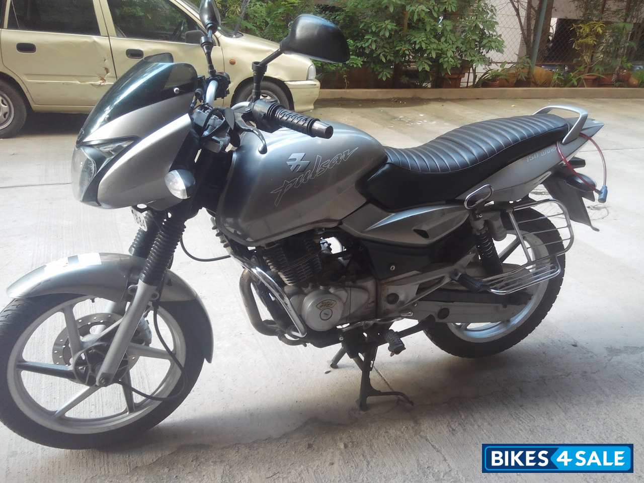 Silver Bajaj Pulsar 150 DTSi