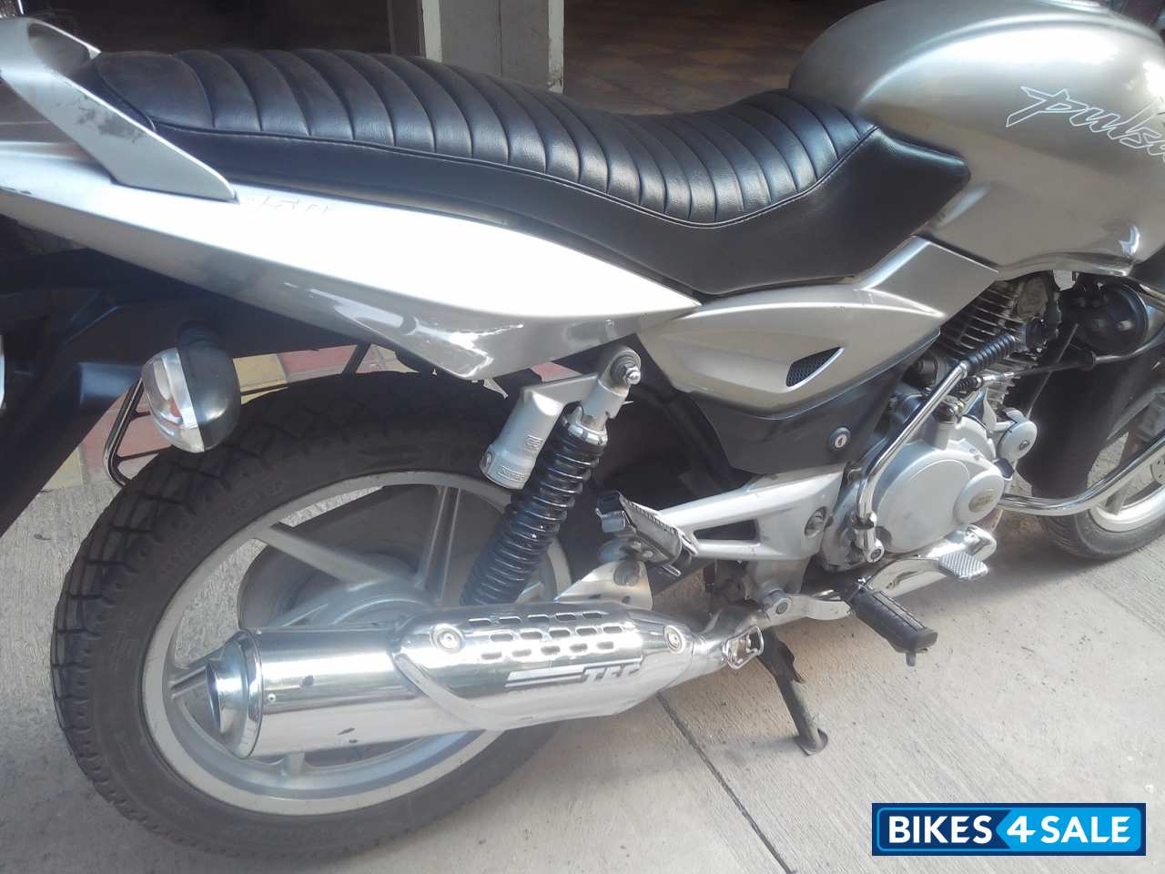 Silver Bajaj Pulsar 150 DTSi