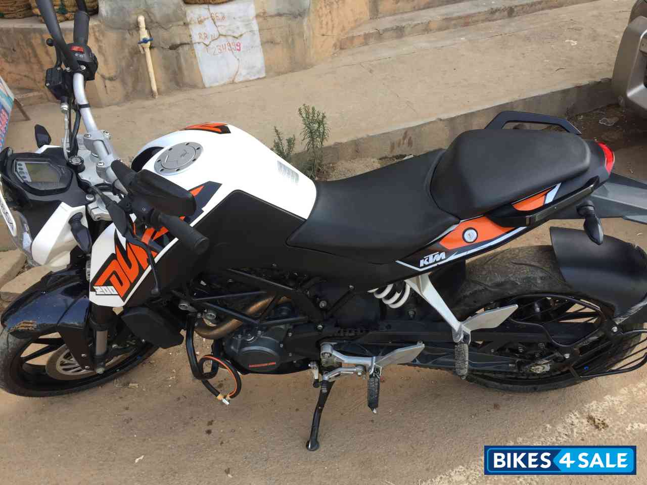 White KTM Duke 200