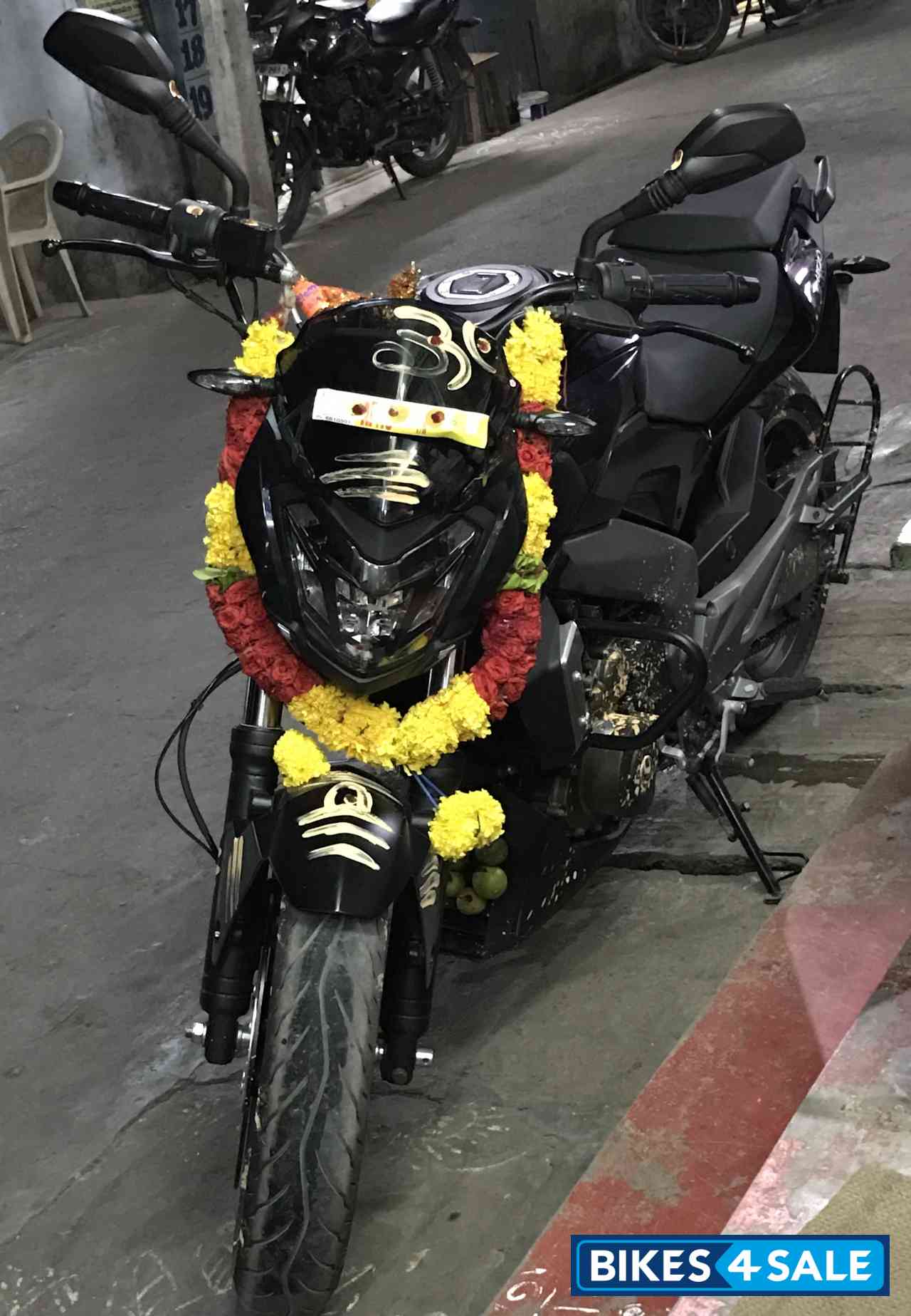 Midnigth Blue Bajaj Dominar 400