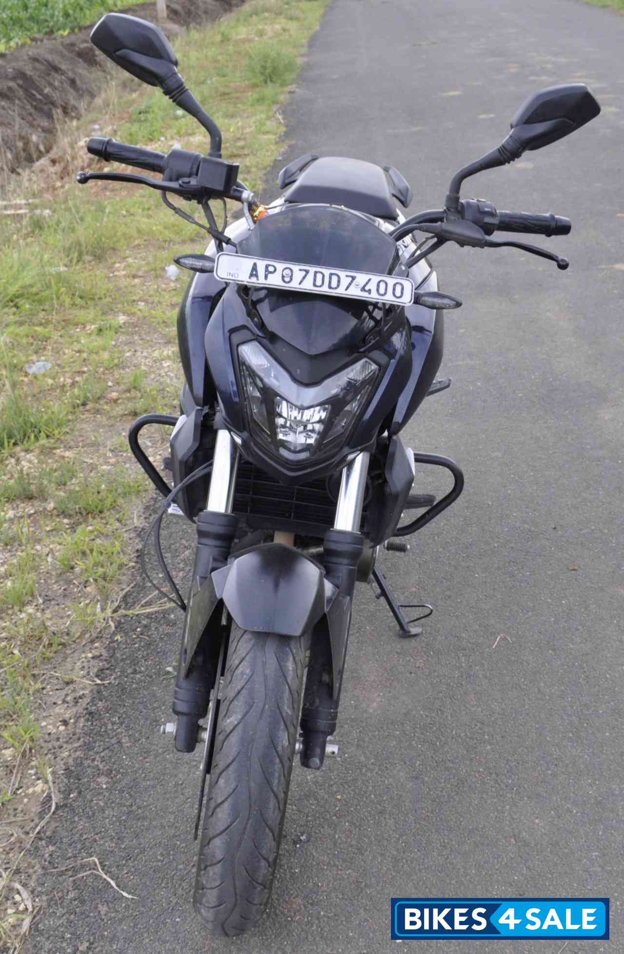 Midnigth Blue Bajaj Dominar 400