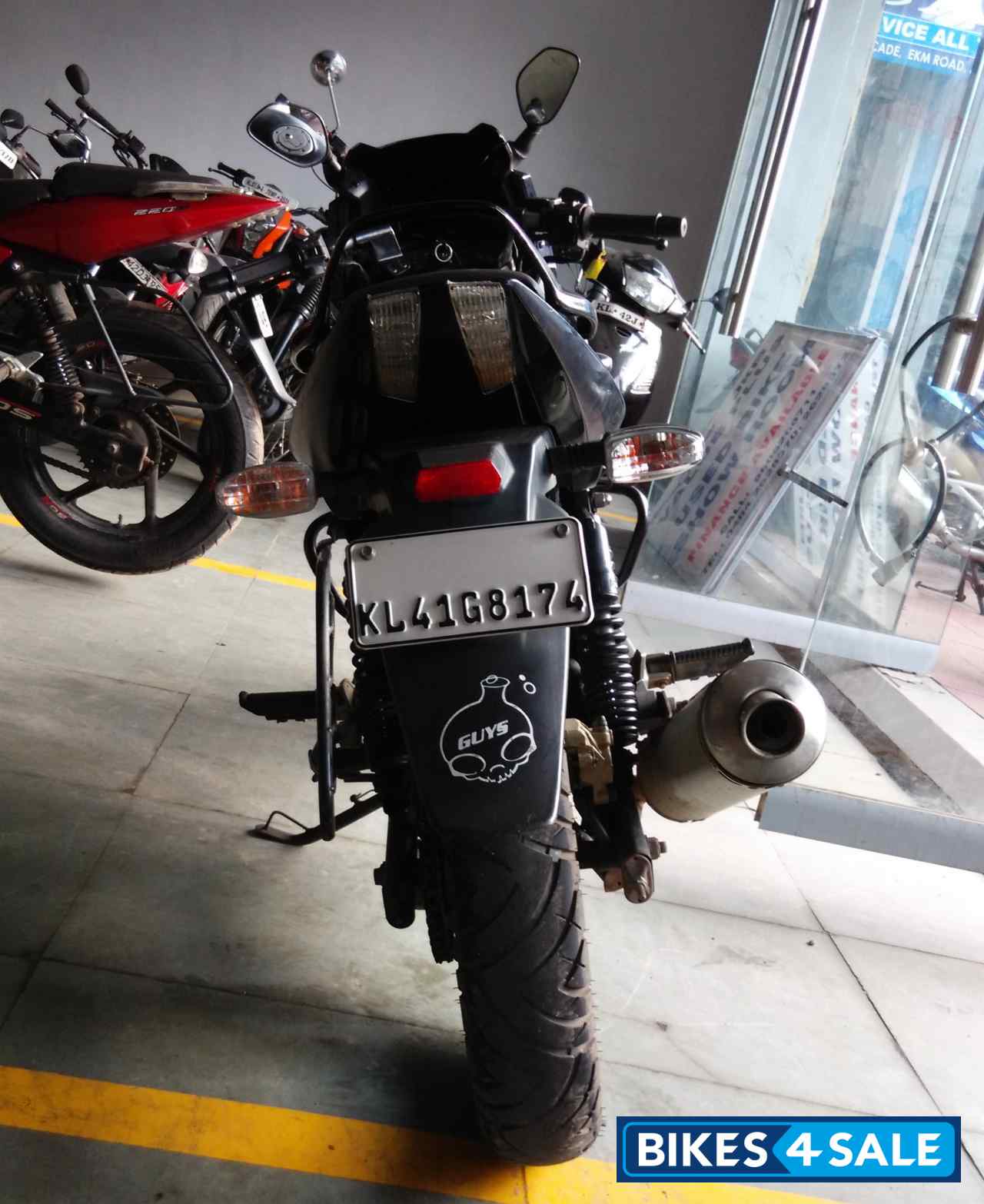 Black Bajaj Pulsar 220F