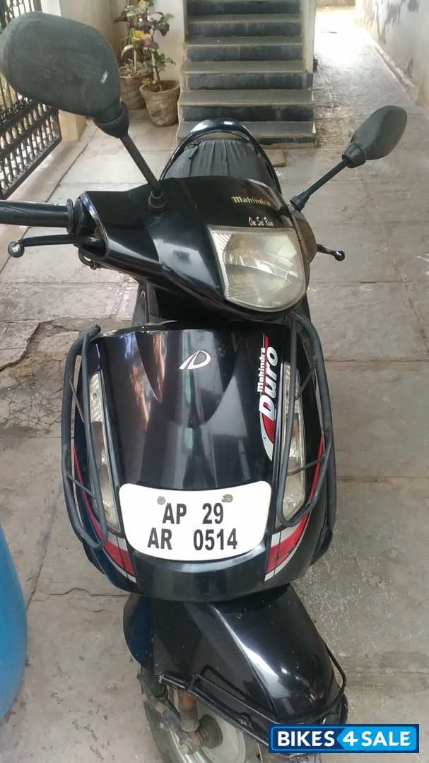 Black Mahindra Duro