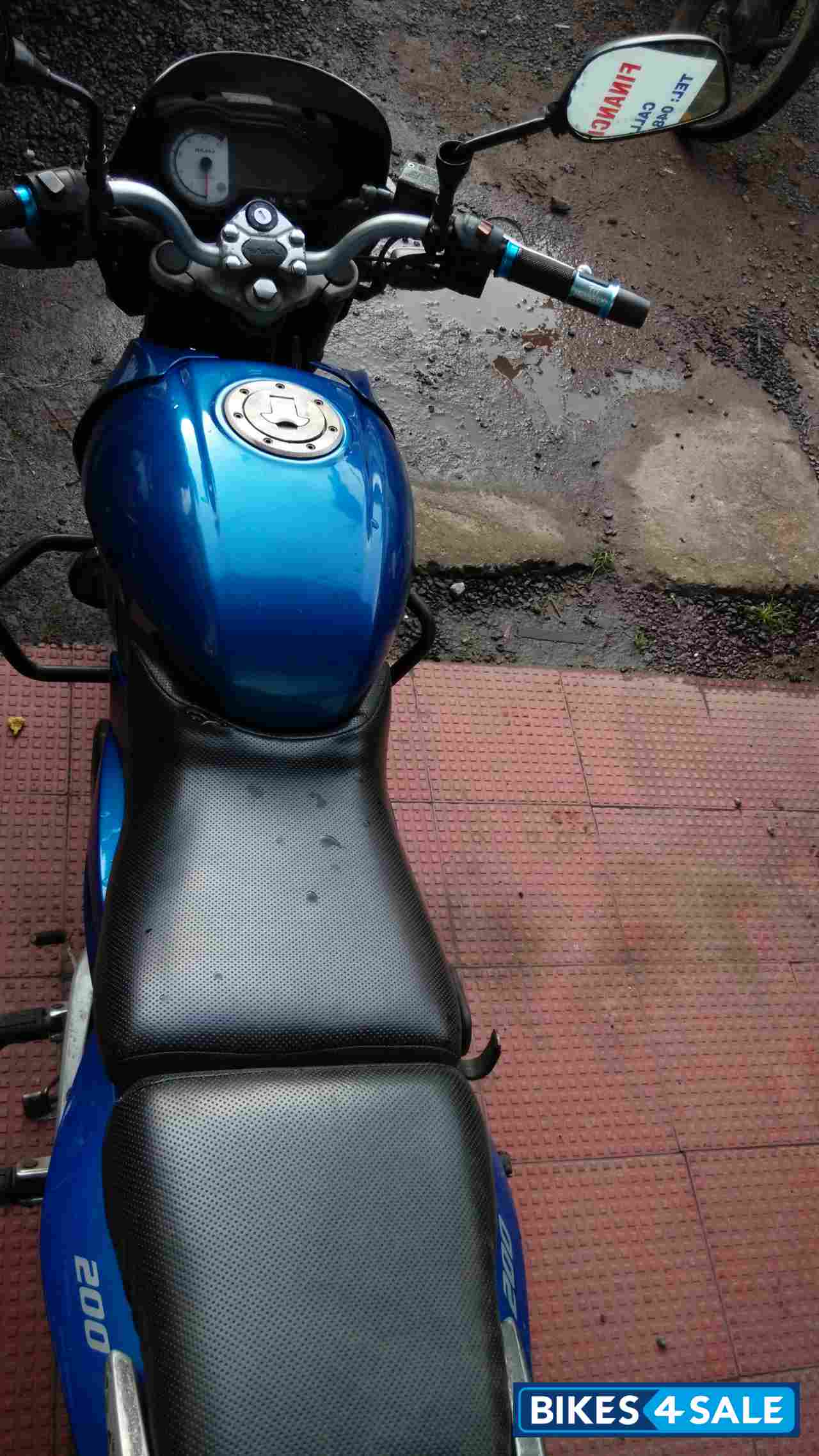 Blue Bajaj Pulsar 200 DTSi