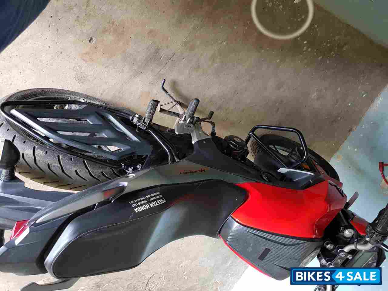 Red Honda CB Hornet 160R