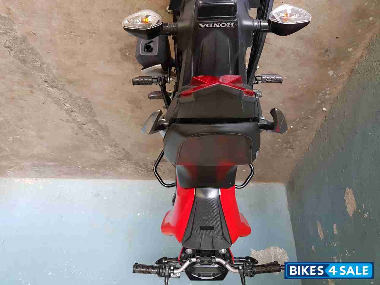 Red Honda CB Hornet 160R