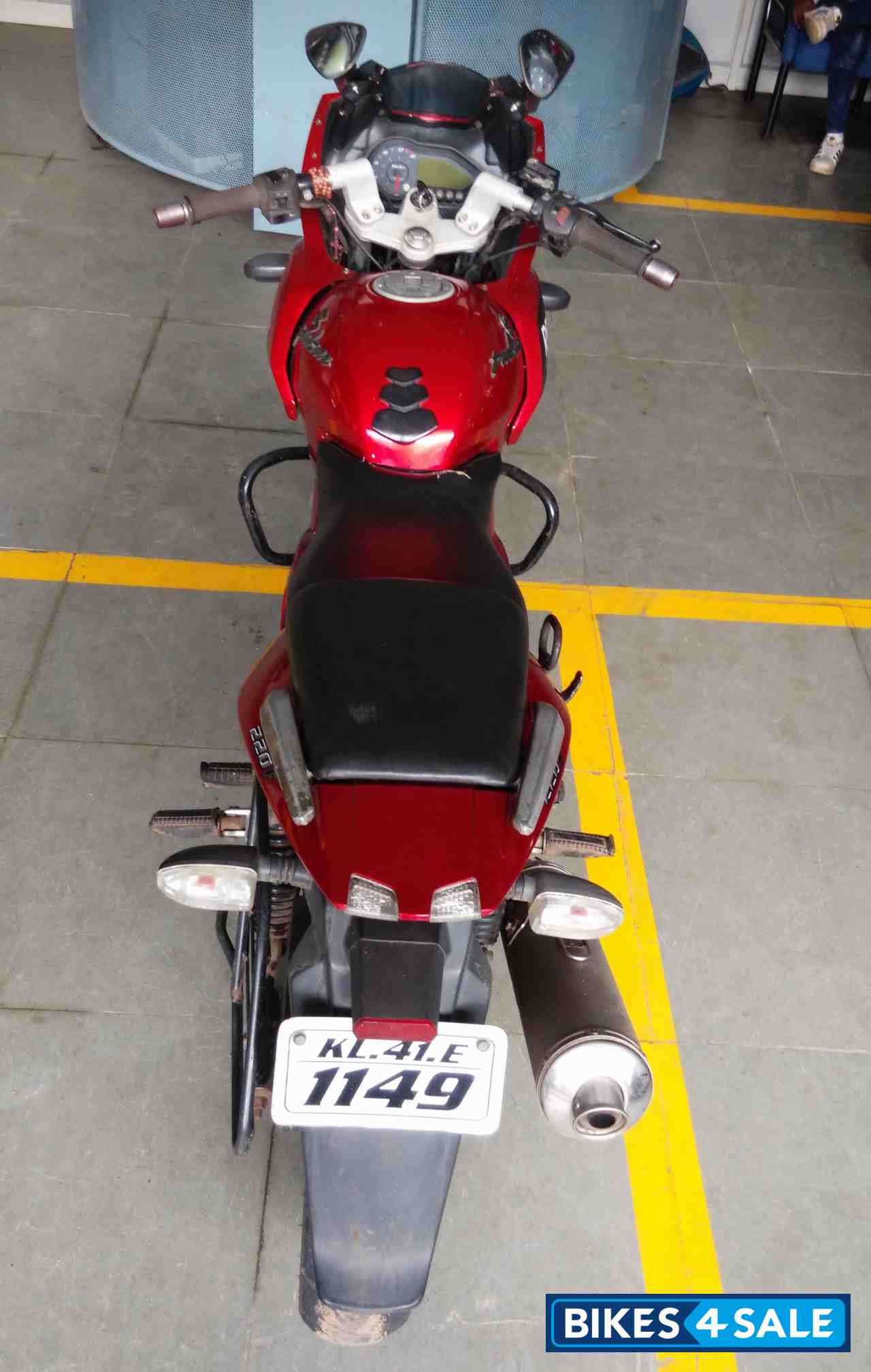 Red Bajaj Pulsar 220F