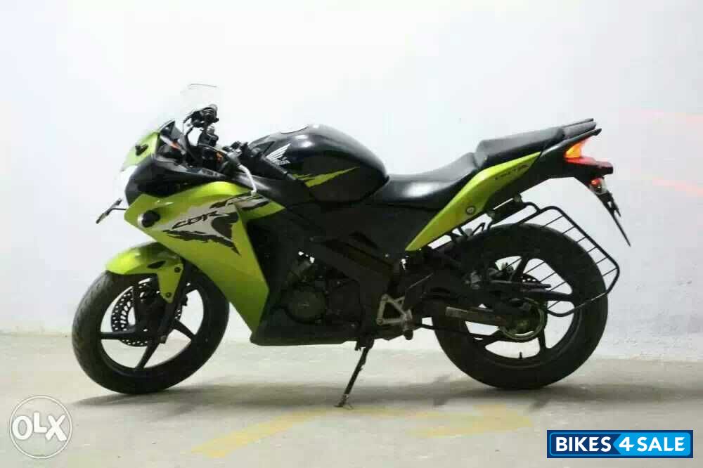 Green Honda CBR 150R