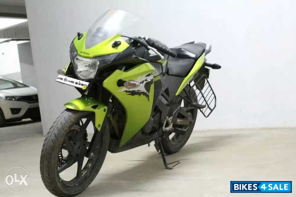 Green Honda CBR 150R