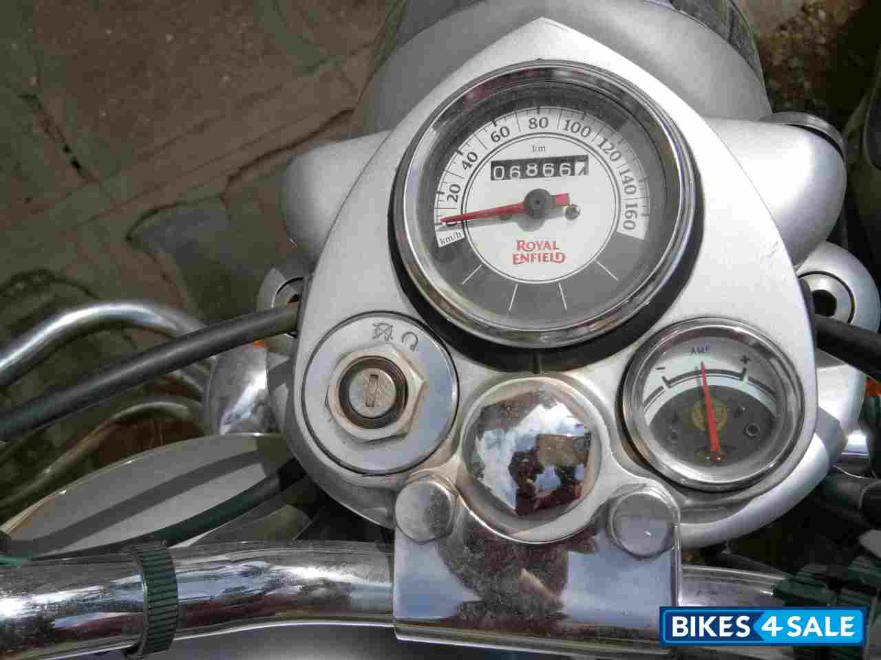 Silver Royal Enfield Classic 350 Silver Royal Enfield Classic 350