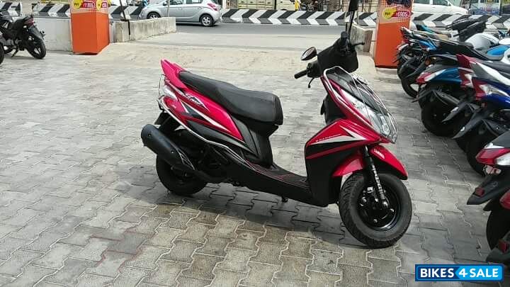 Red And Black Yamaha Ray Z