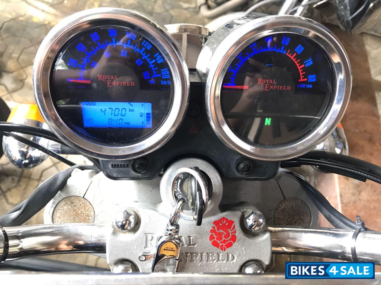 Black Royal Enfield Thunderbird 500