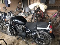 Black Royal Enfield Thunderbird 500