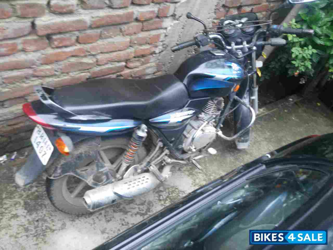 Black Blue Bajaj Discover 125