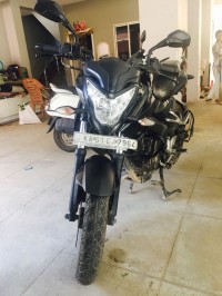 Black Bajaj Pulsar 200 NS