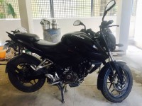 Black Bajaj Pulsar 200 NS