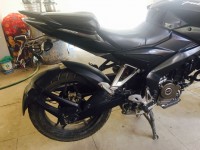 Black Bajaj Pulsar 200 NS