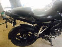 Black Bajaj Pulsar 200 NS