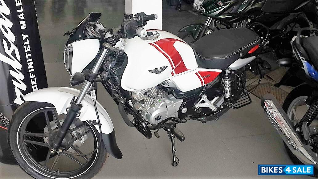 Black Bajaj Pulsar 220F