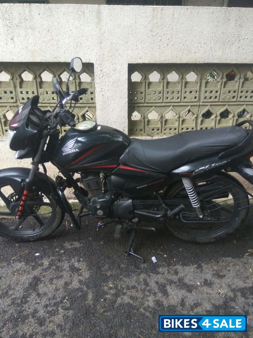 Black Honda CB Shine