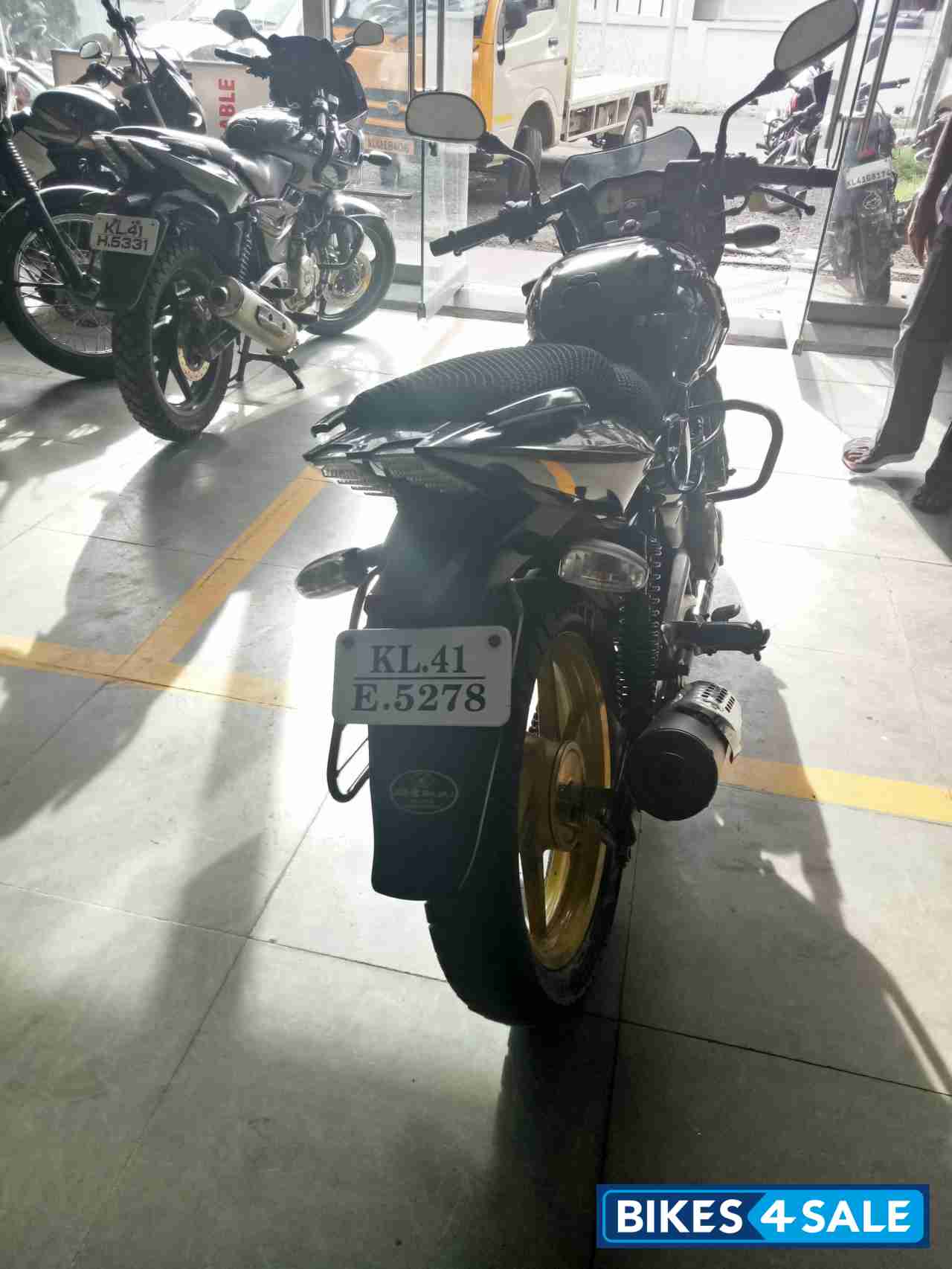 Bajaj Pulsar 180 DTSi Bajaj Pulsar 180 DTSi