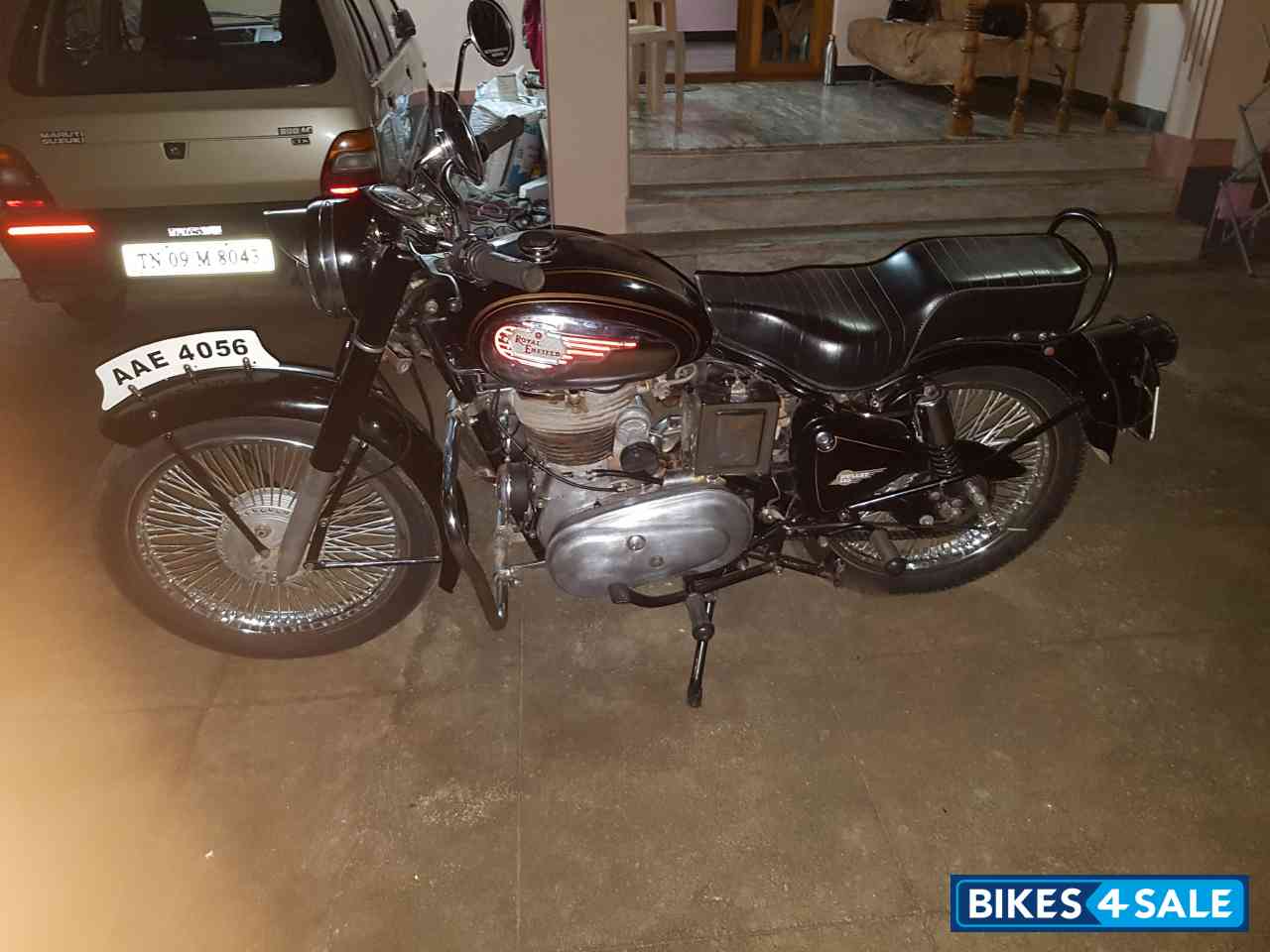 Black Royal Enfield Bullet Standard 350