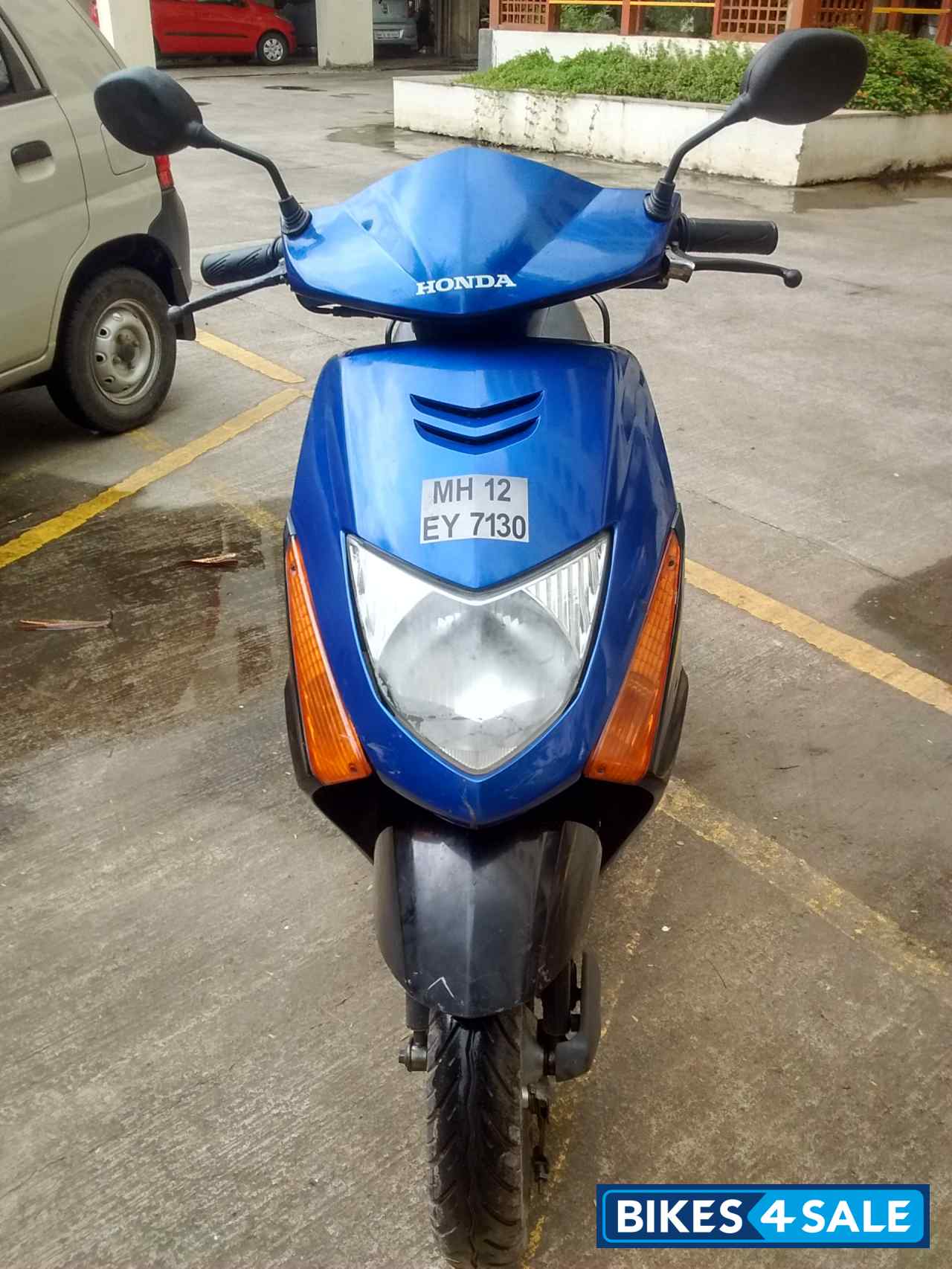 Blue Black Honda Dio